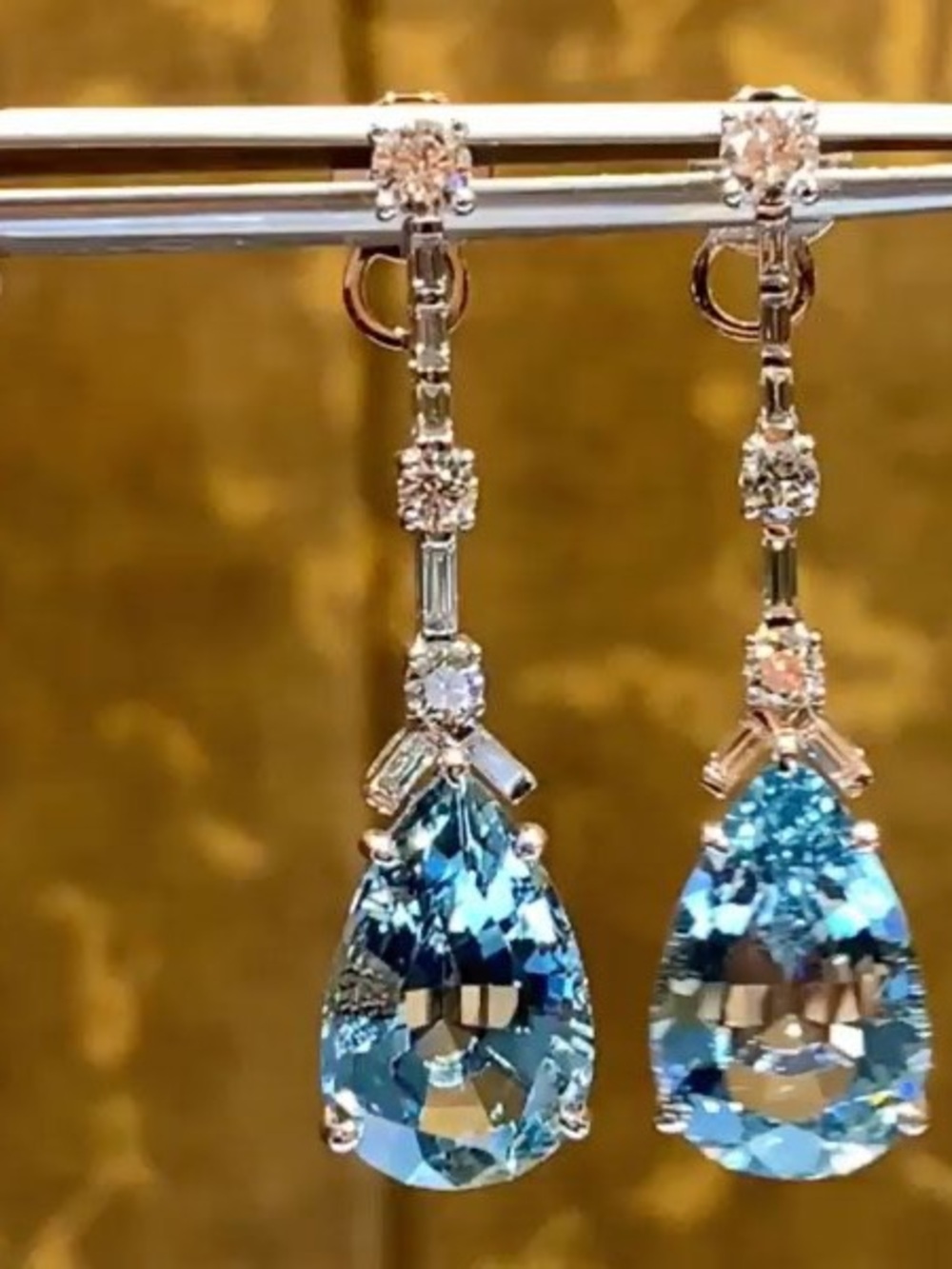 Nextearrings Pear Cut Aquamarine Crystal Drop Earrings w/ Box - Picture 4 of 8